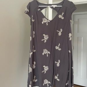 Gray dress with floral appliqué